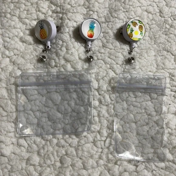 New pineapple lanyard clips - Picture 1 of 5